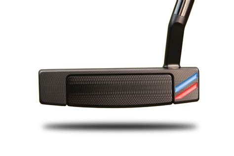 What putter does Dustin Johnson use?